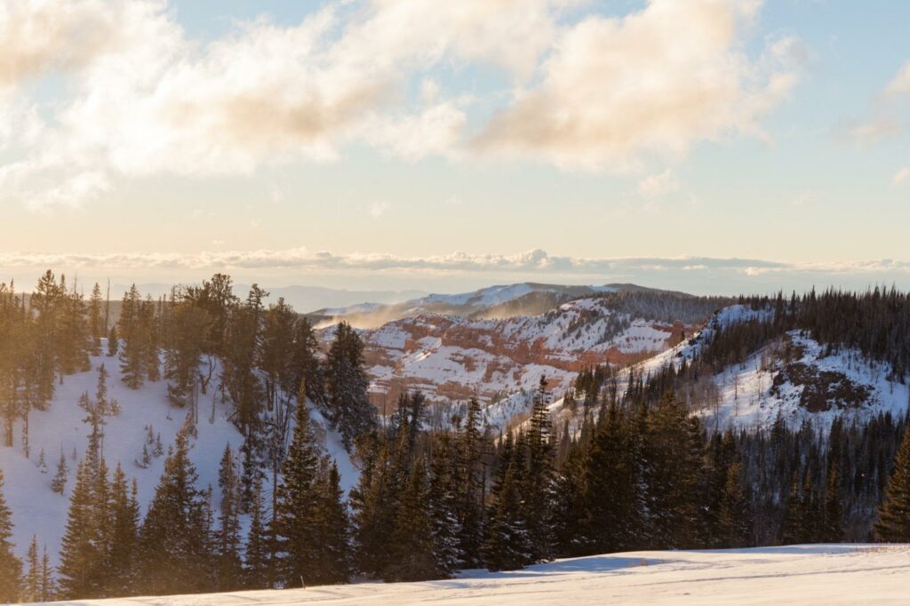 cedar-city-brian-head-utah-nordic-cross-country-skiing-breaks-national-monument-winter