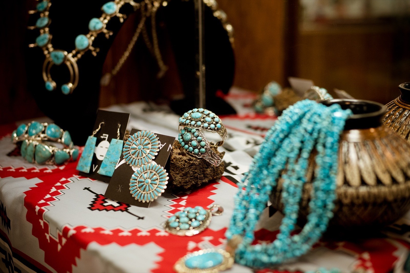 Jaydiamond-Taliman-navajo-nation-arts-crafts-jewelry-culture-shopping