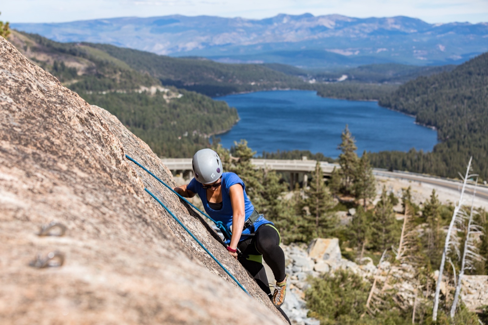 california-high-sierra-truckee-rock-climbing-lesson-donner-summit-school-rock-1