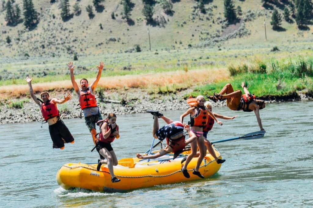 flying-pig-whitewater-rafting-gardiner-montana-yellowstone