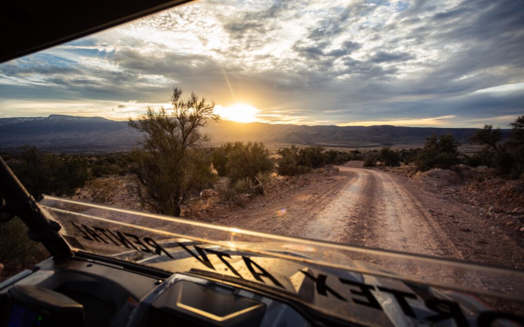 Wein und Fahrt durch Cottonwood, Arizona