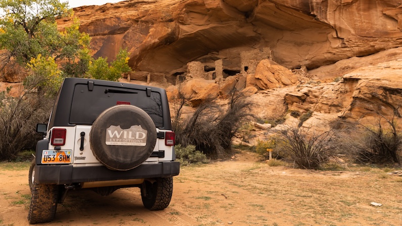 ©EmilySierra_2021-Utah-San-Juan-County-Wild-Expeditions-Jeep-Tour-River-House-Ruin-4