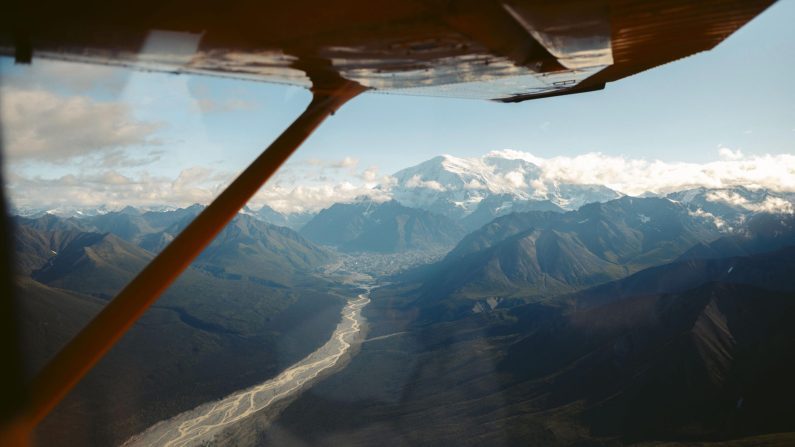 Flighseeing over Wrangell St. Elias National Park, Alaska