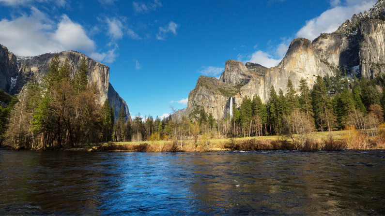 See Yosemite National Park on your Las Vegas to Lake Tahoe road trip