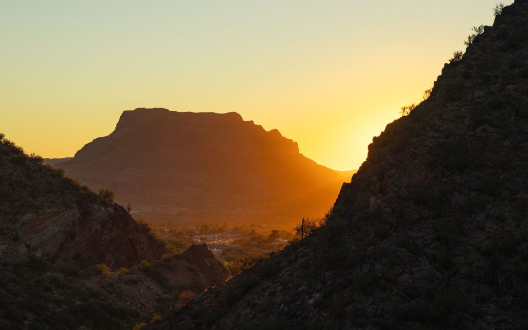 Arte, senderismo e historias de fantasmas en la pequeña ciudad más pintoresca de Arizona